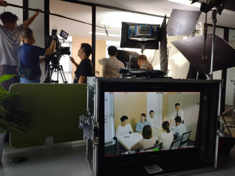 汉川市TVC拍摄公司：科技产品视觉化大师，诠释未来感与功能美学